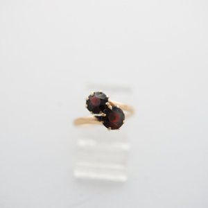 Garnet & Gold Ring
